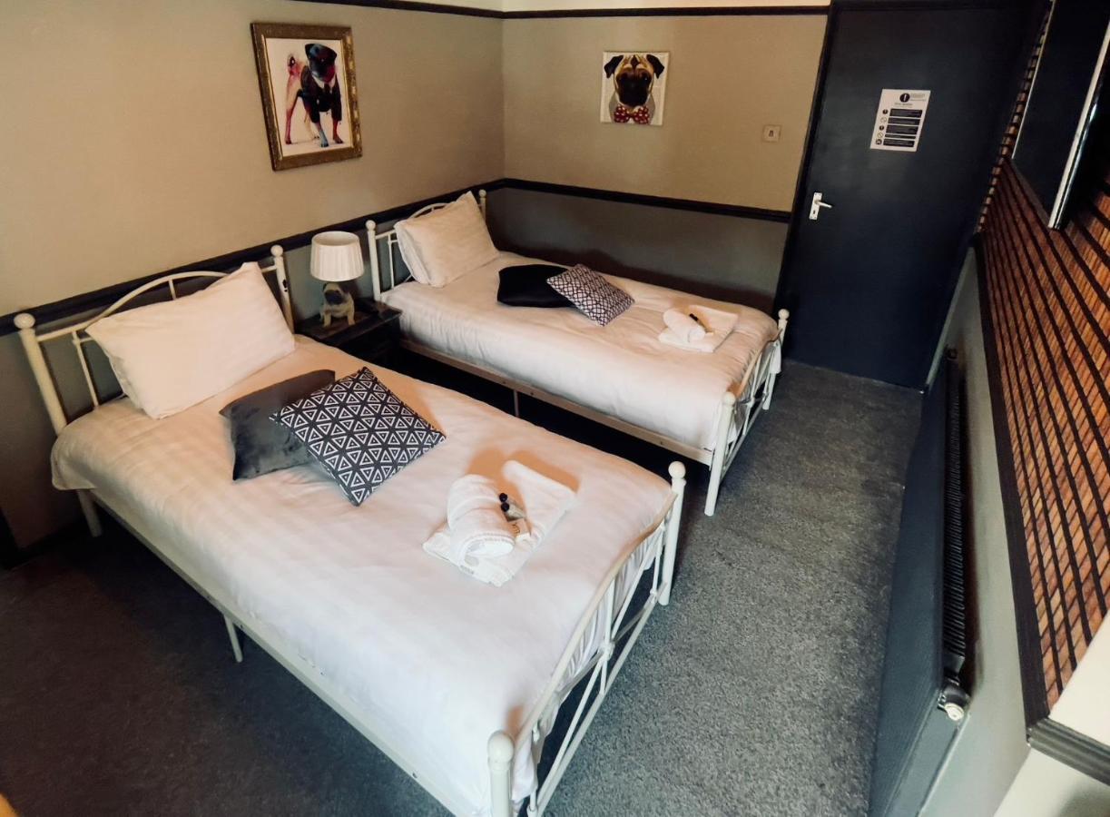 The Italian Greyhound Otel Great Glen Dış mekan fotoğraf